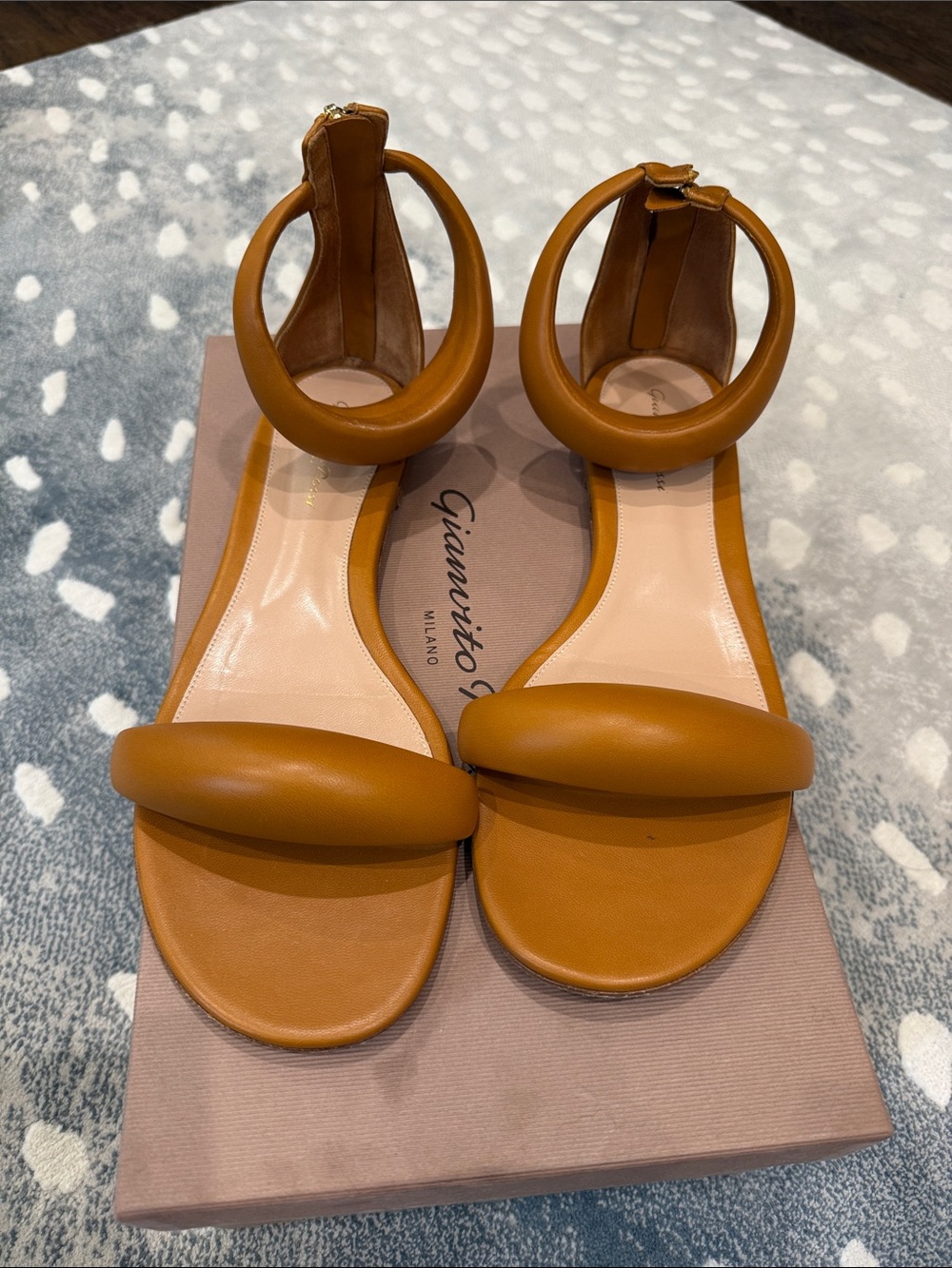 Gianvito Rossi Bijoux Sienna Leather Ankle-Strap Sandals sz 41